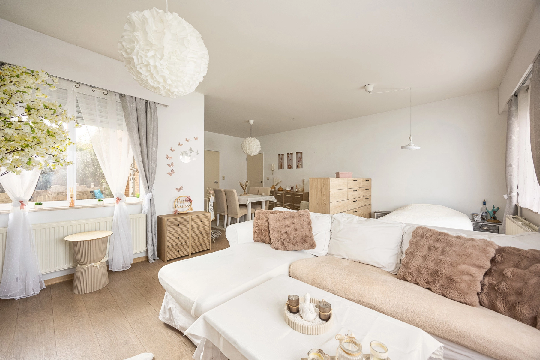 43e5b811ab934e21b0d1025a7ec1242a photo