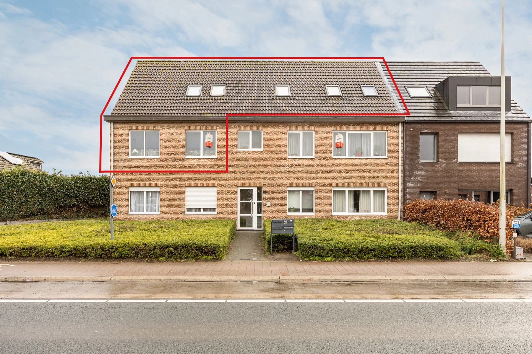 18bce2586db04be0863437f4719ee84f photo