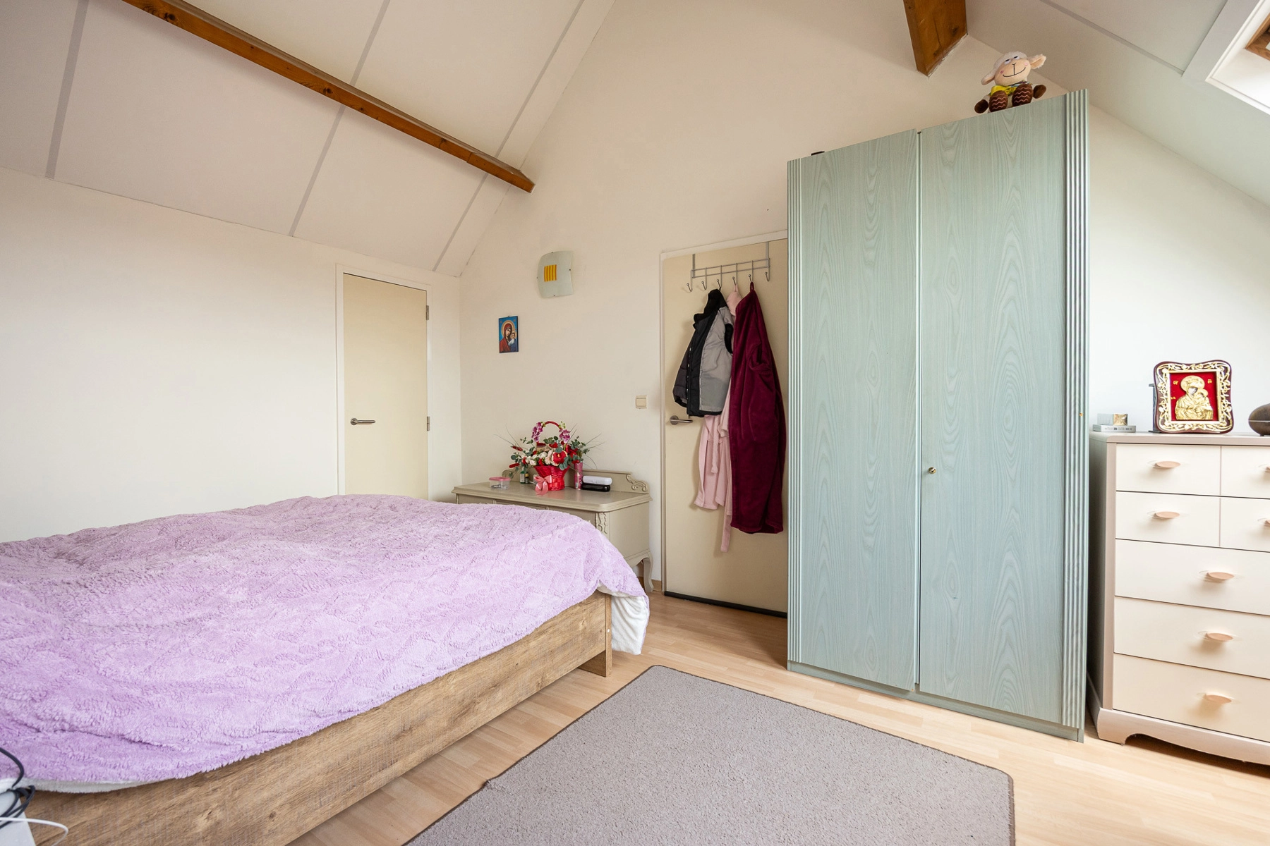 451dc6543ebe4657b80316a3d86d1a36 photo