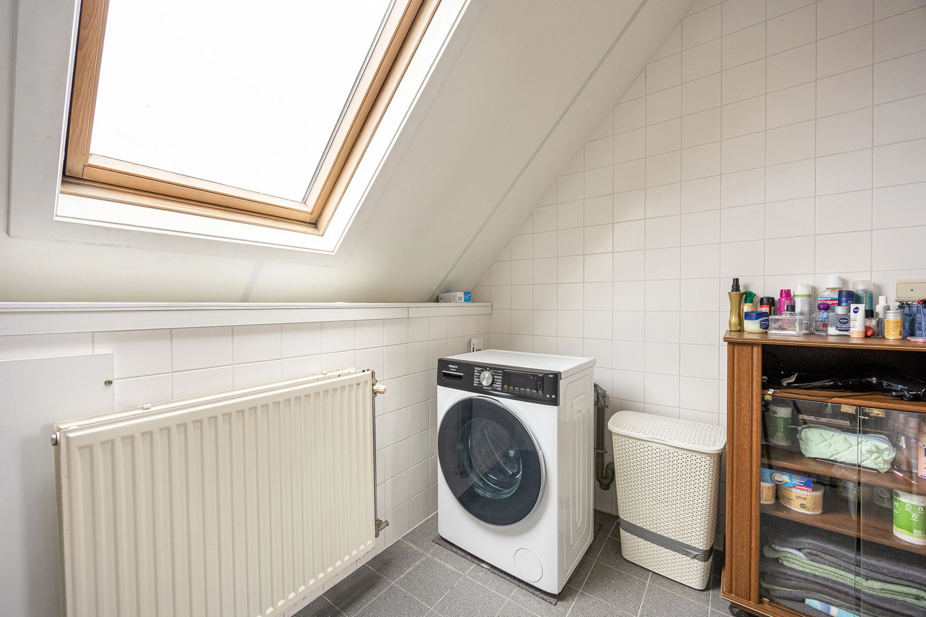 5de16ea75586445ca68bed0d411f5c88 photo