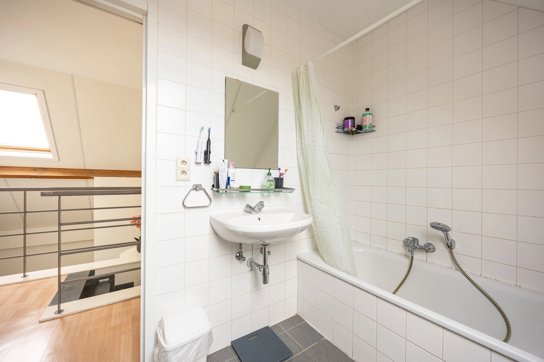 718287bd908f48db93232a290a180bac photo