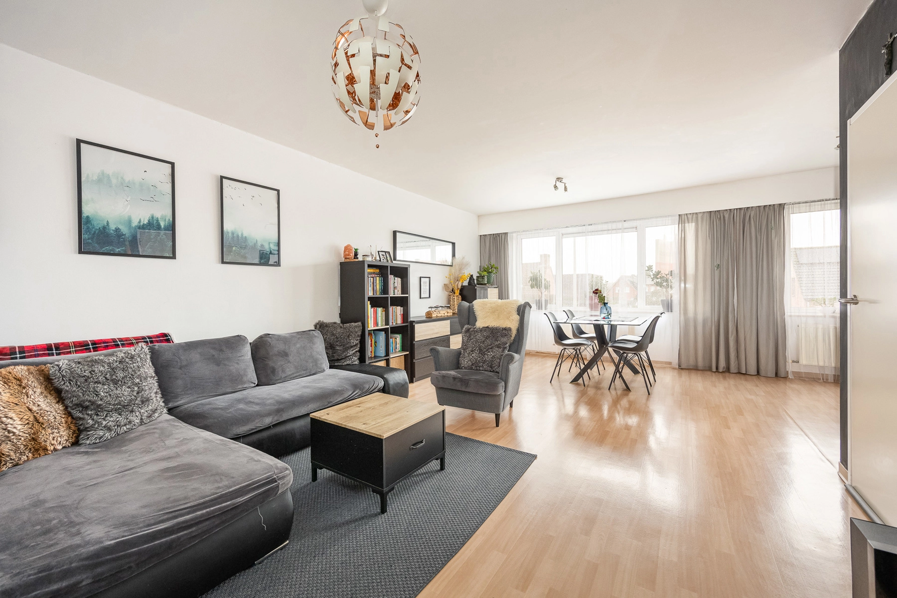 5898973162c841d594d14f8f80254389 photo