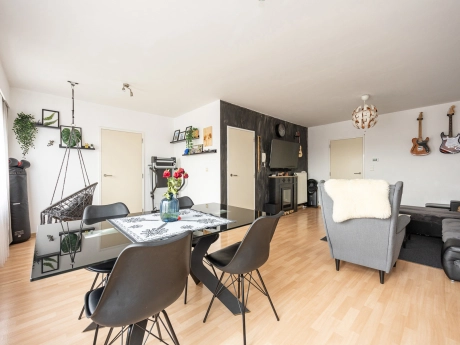 e0b4c744082f4552b90e63af3cec147f thumbnail