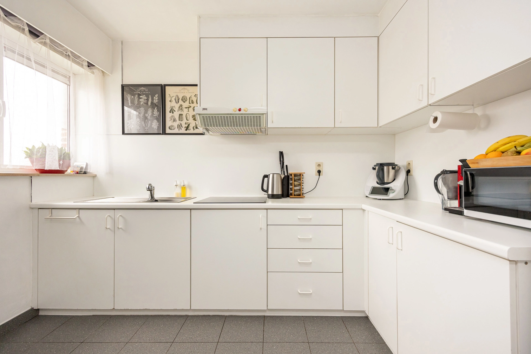 2fd5c56b4d55418aa4b9fd1b810e1080 photo