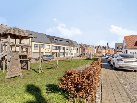 e1d13ad5ed074430b17d6e35d951a384 thumbnail