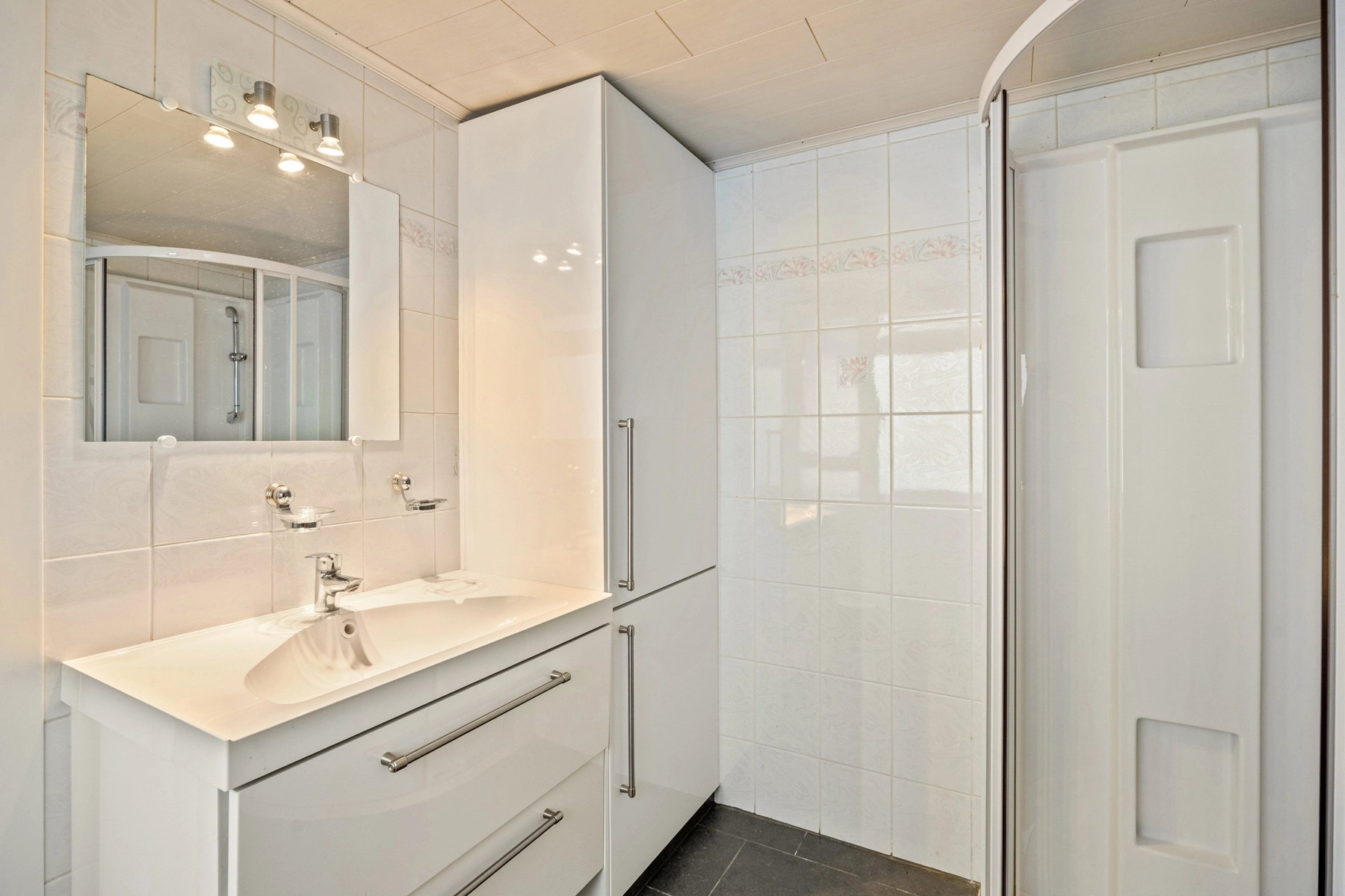 f00c1d9f71604e80a98ebd6639eeb917 photo