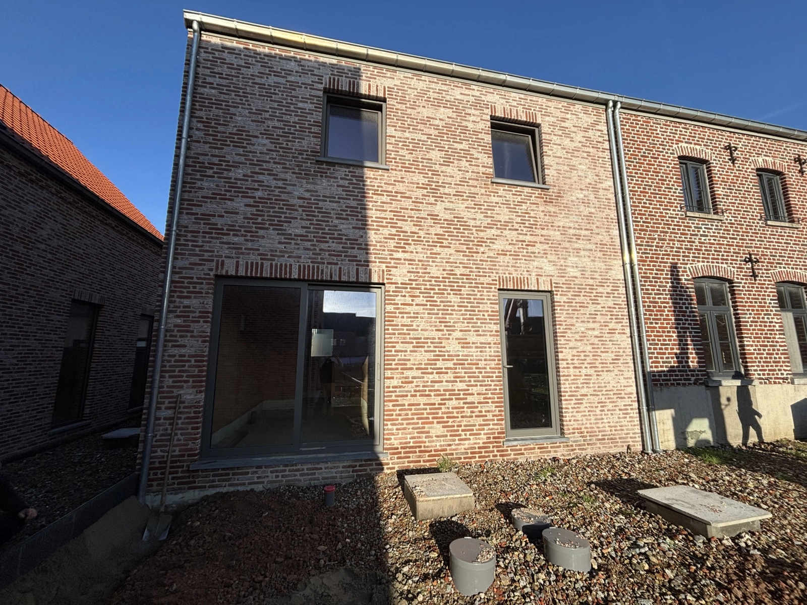 01ba0c0e642f41b8b2e0565574c1815c photo