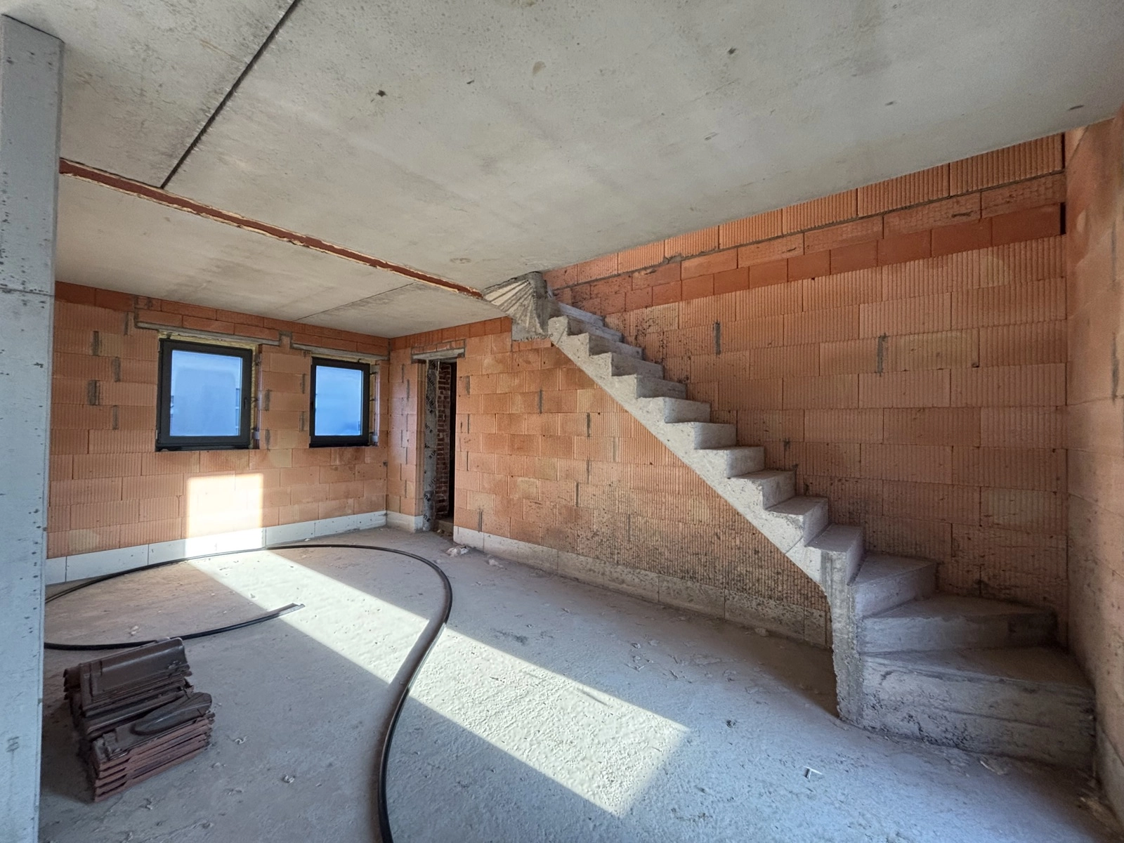 9b7ce0584f1f4a6e83169e6f1bfcfffa photo