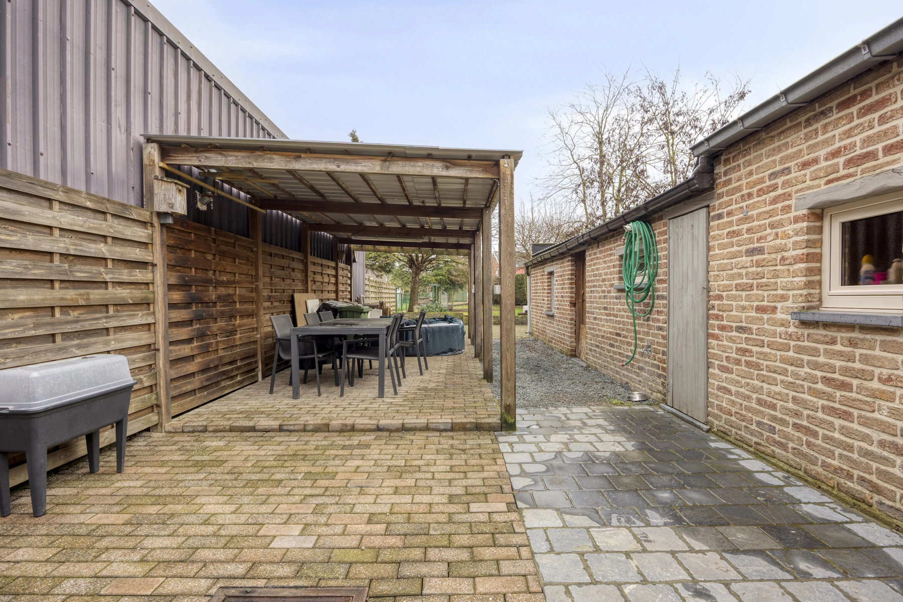 0b8743d502194546882562f400877627 photo