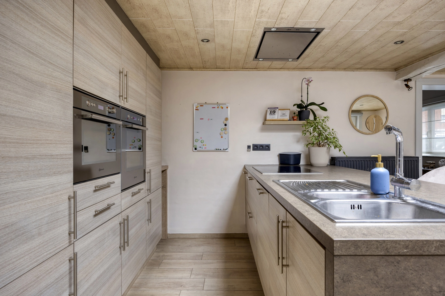 353101ed5e0b436faf06bd99bd72ec55 photo