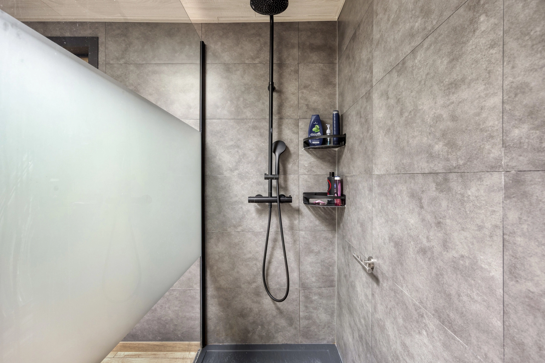 6236b35127b744a88a8425d7c6088057 photo