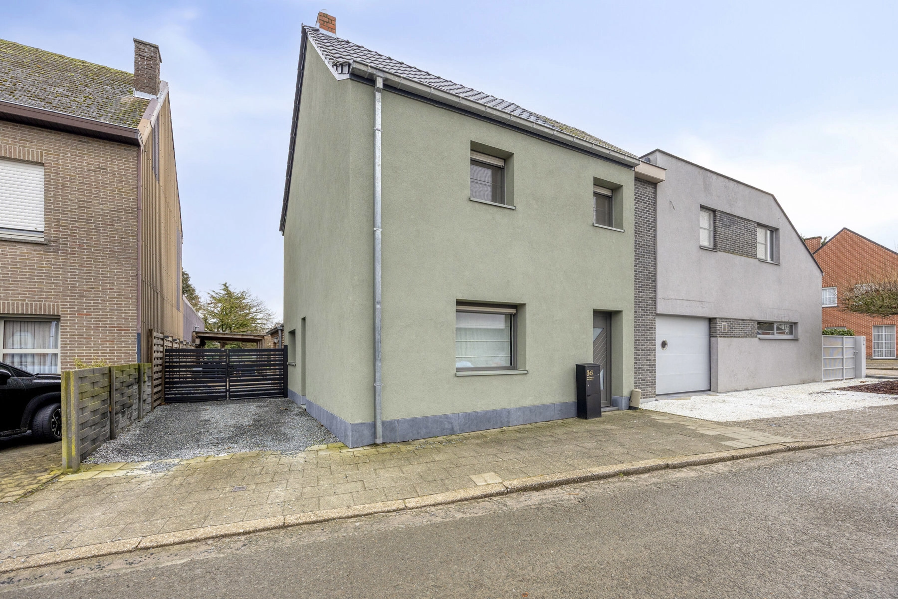 a902db1837cc4215a81f5abf1b93bd4a photo