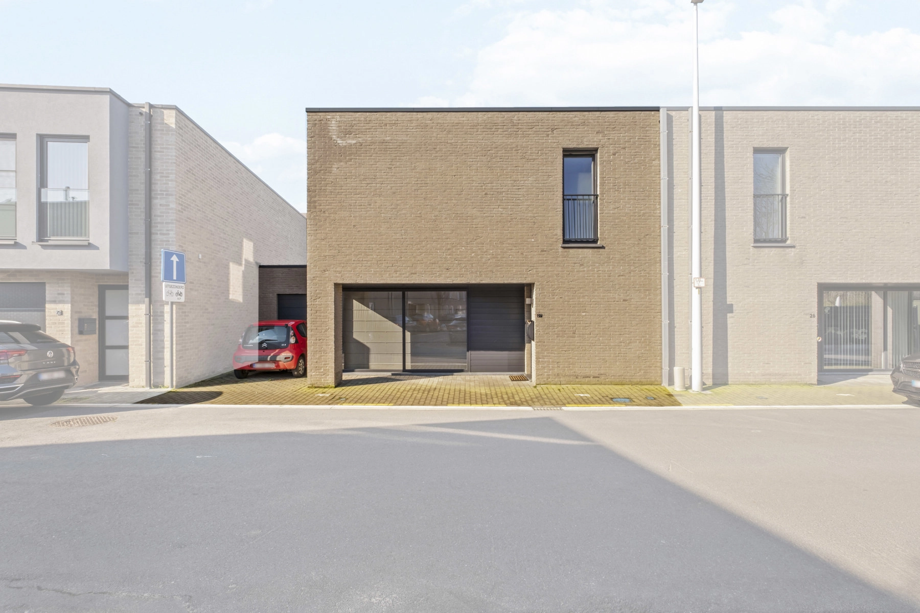 3f410c79cb9142ecaf093d538bec5e42 photo