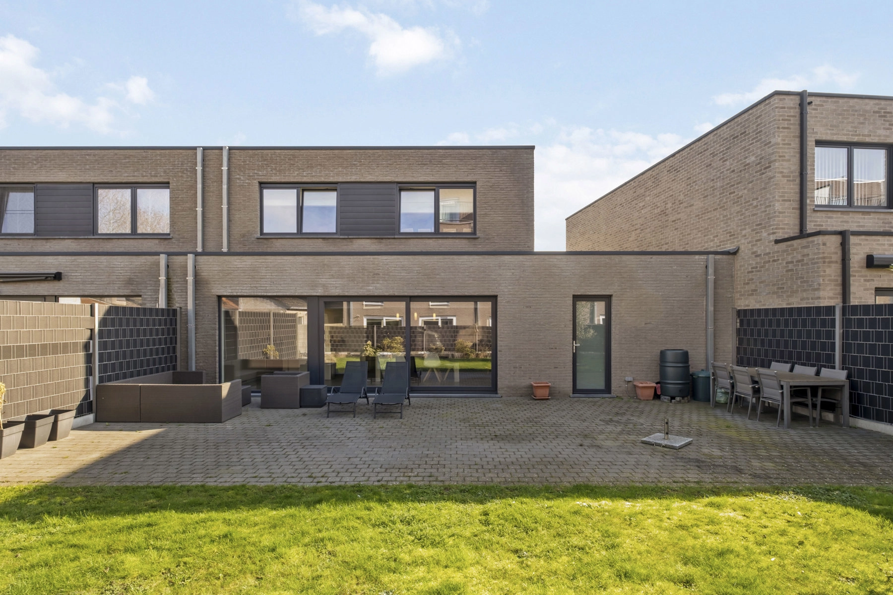 4e8c5db966ec4478a9bebef4c360ff23 photo