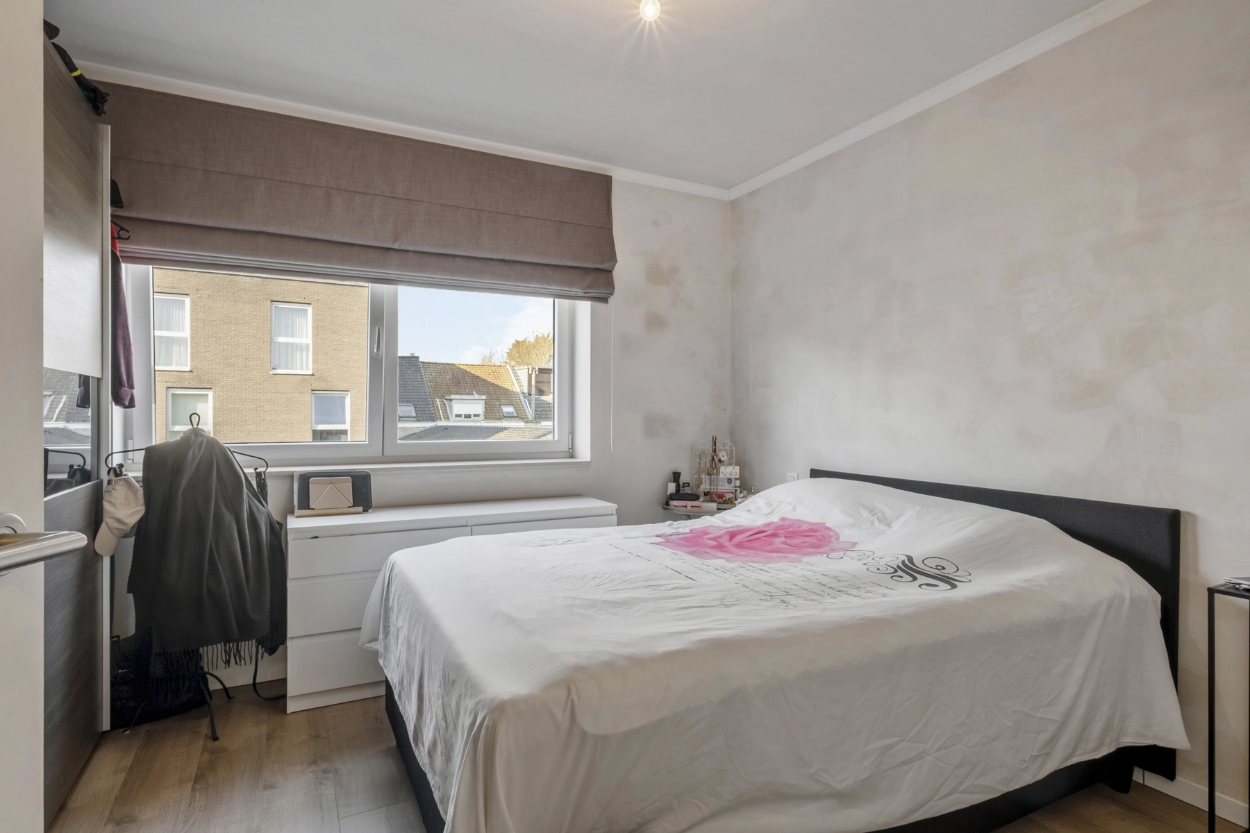 c433c045eaf5496b916eb6d7f3d4bb90 photo