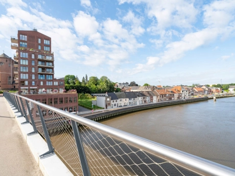 90bb4a772a354711abbed041a755df84 thumbnail