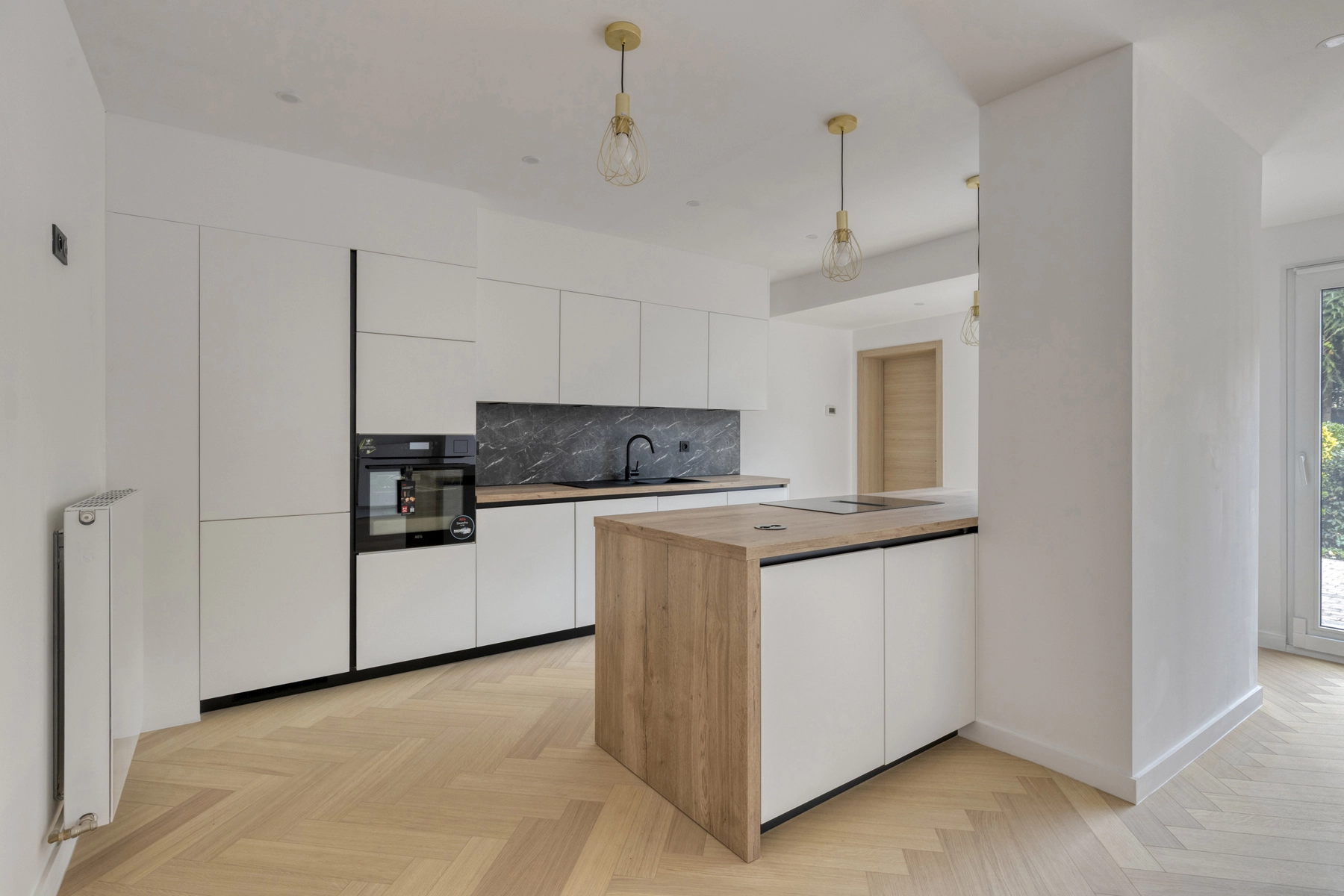 168b6011872e4cca85a961b35e7ba8ea photo