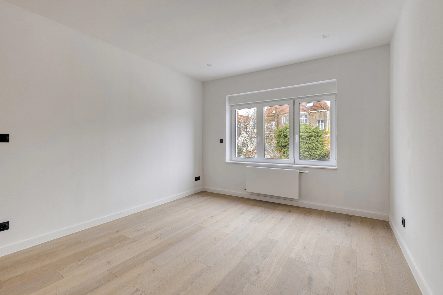 2931bcb1f8c3456bab879f342123fe52 photo