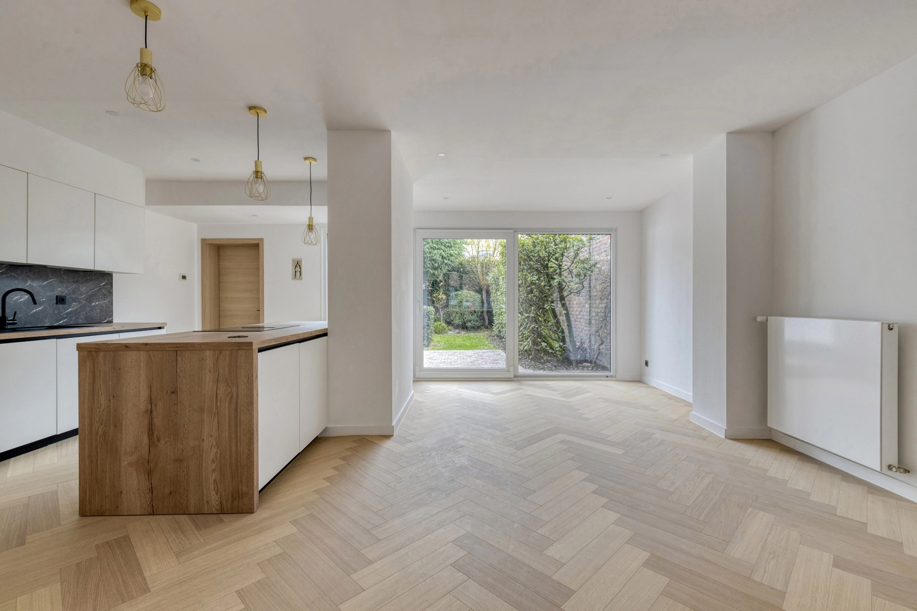 6d3835597b12437d9c649dcab3f695a6 photo