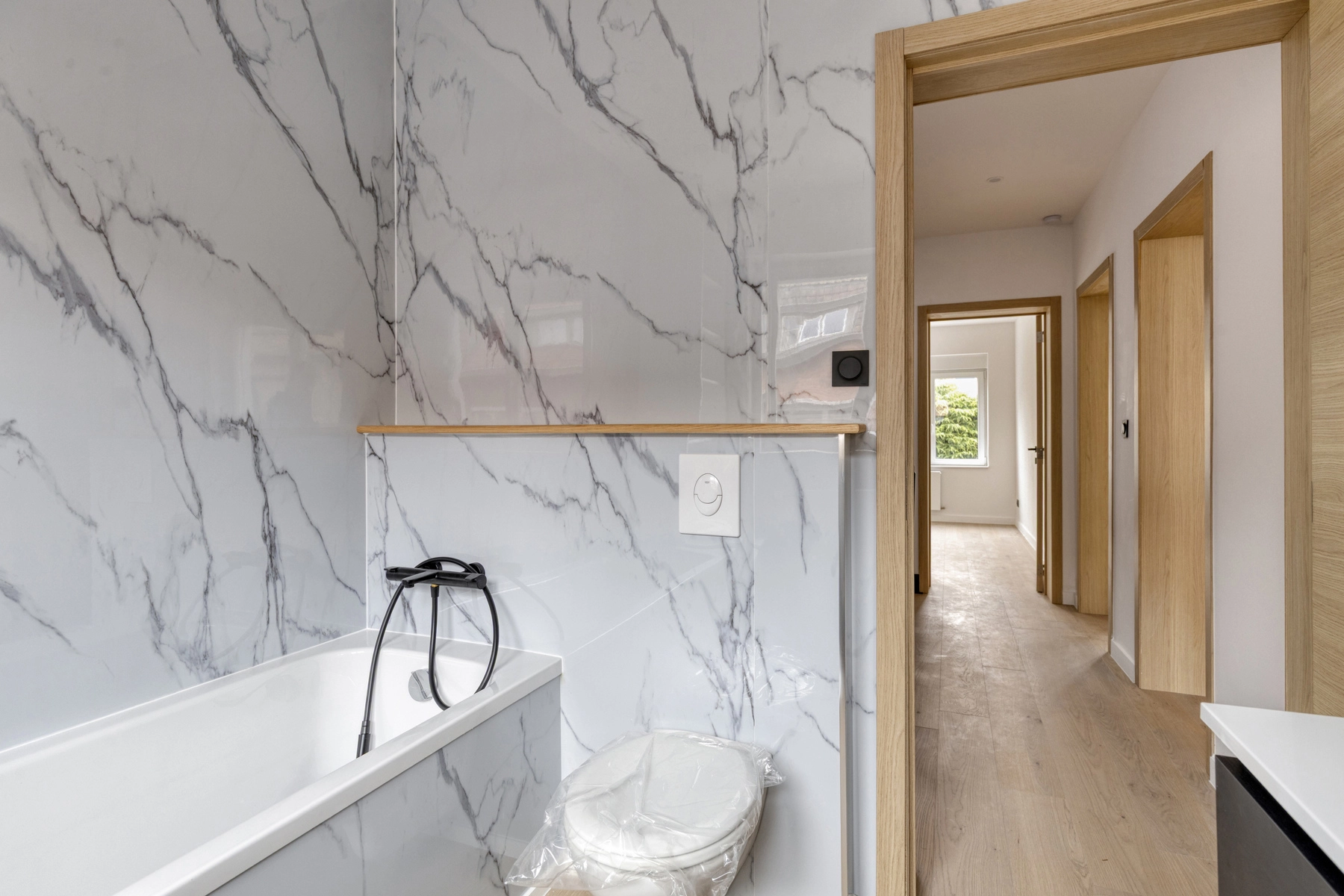 b22e9c9a961f48ceb84e7594649d3a3a photo