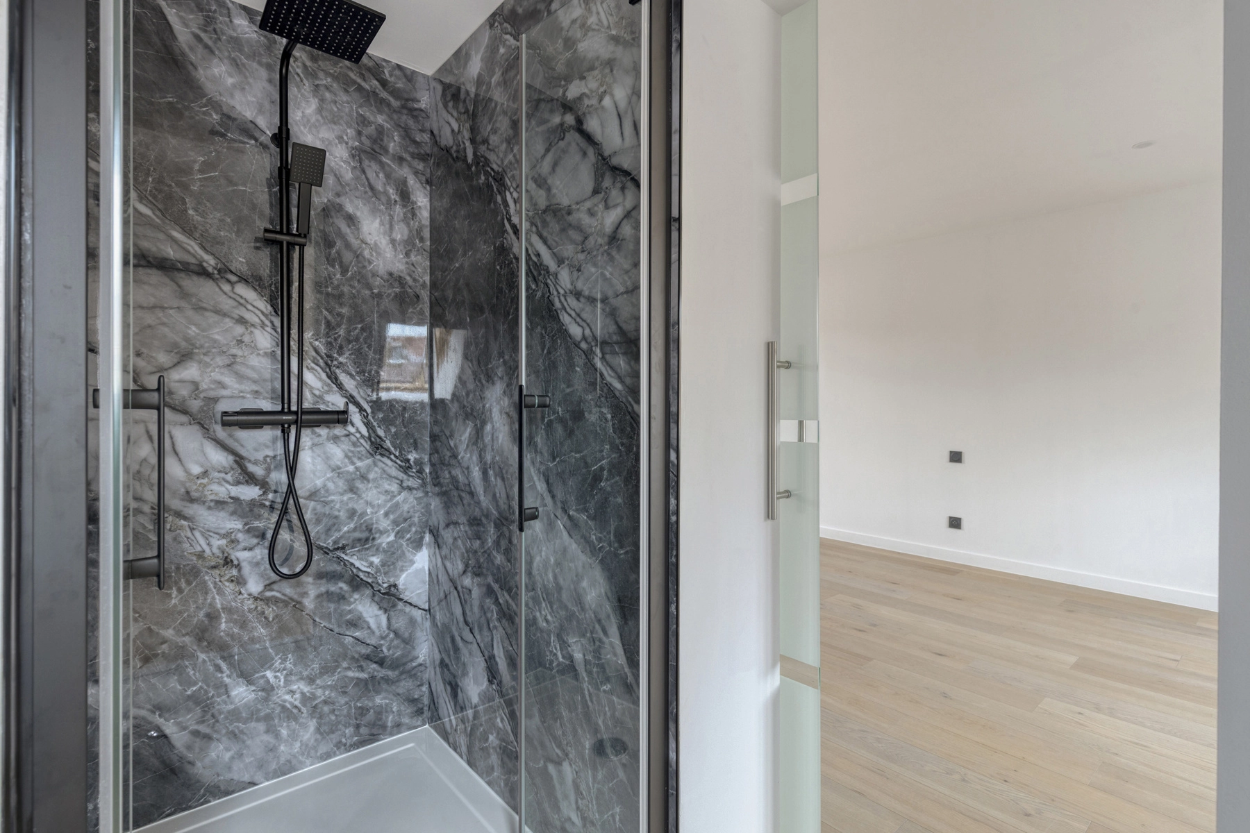 cbea667637124b58bb7d7c78948d4d0a photo