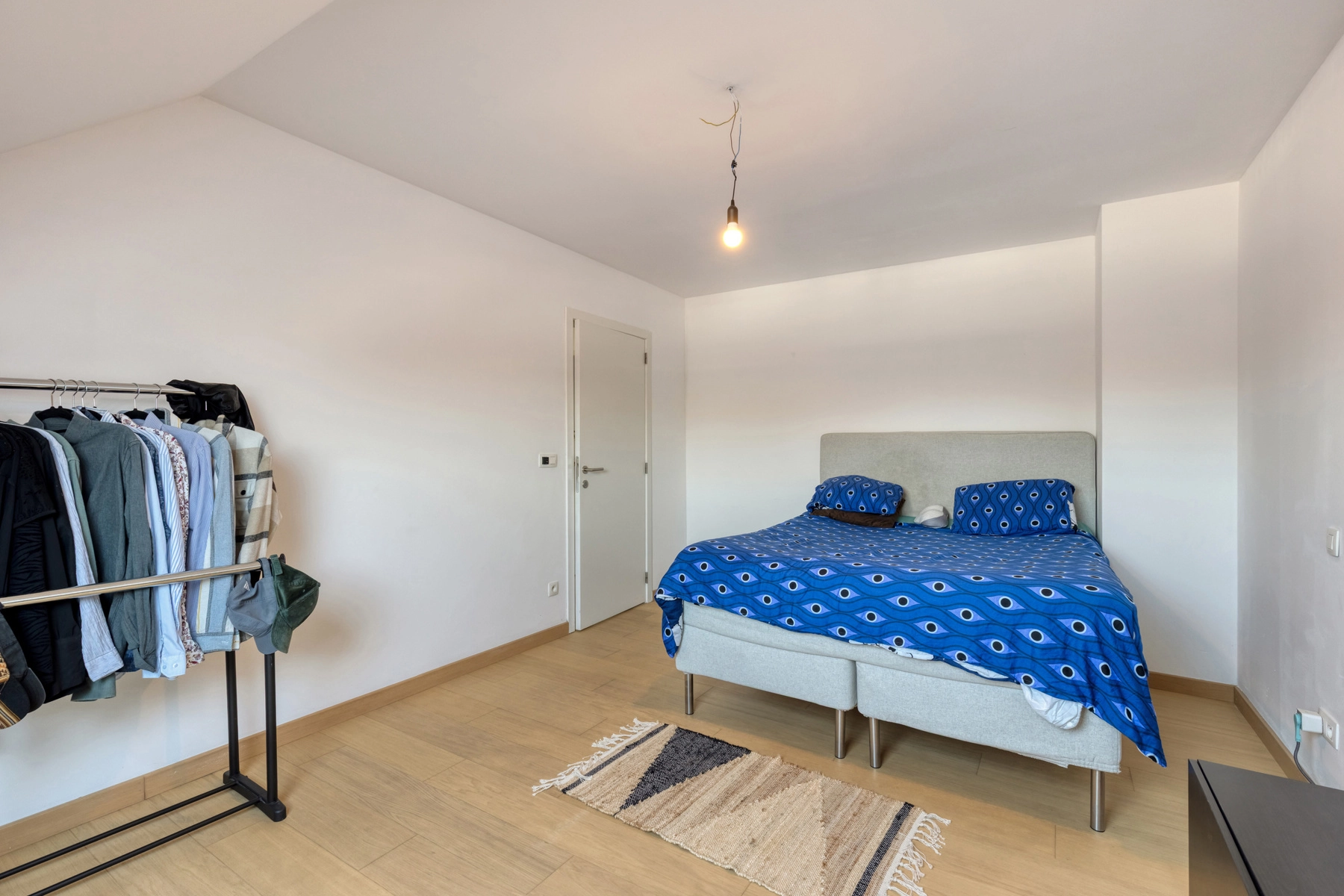 70655e04b3bb442da119389c6b5ee58b photo