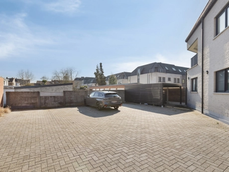 fba8d309c0414384a615db29eda3d92d thumbnail