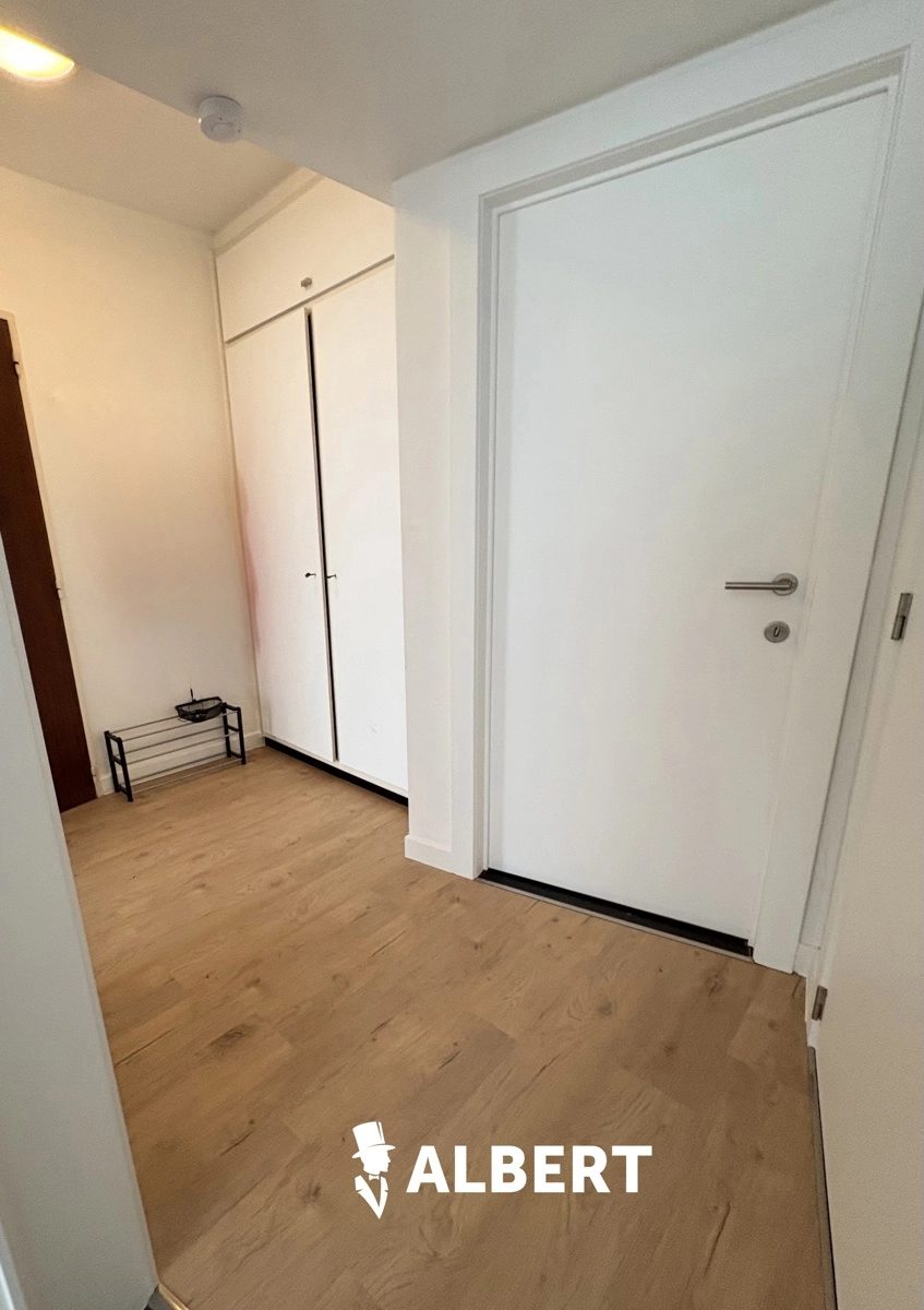 6b87a076e50e473b960c6f5e056bf97b photo