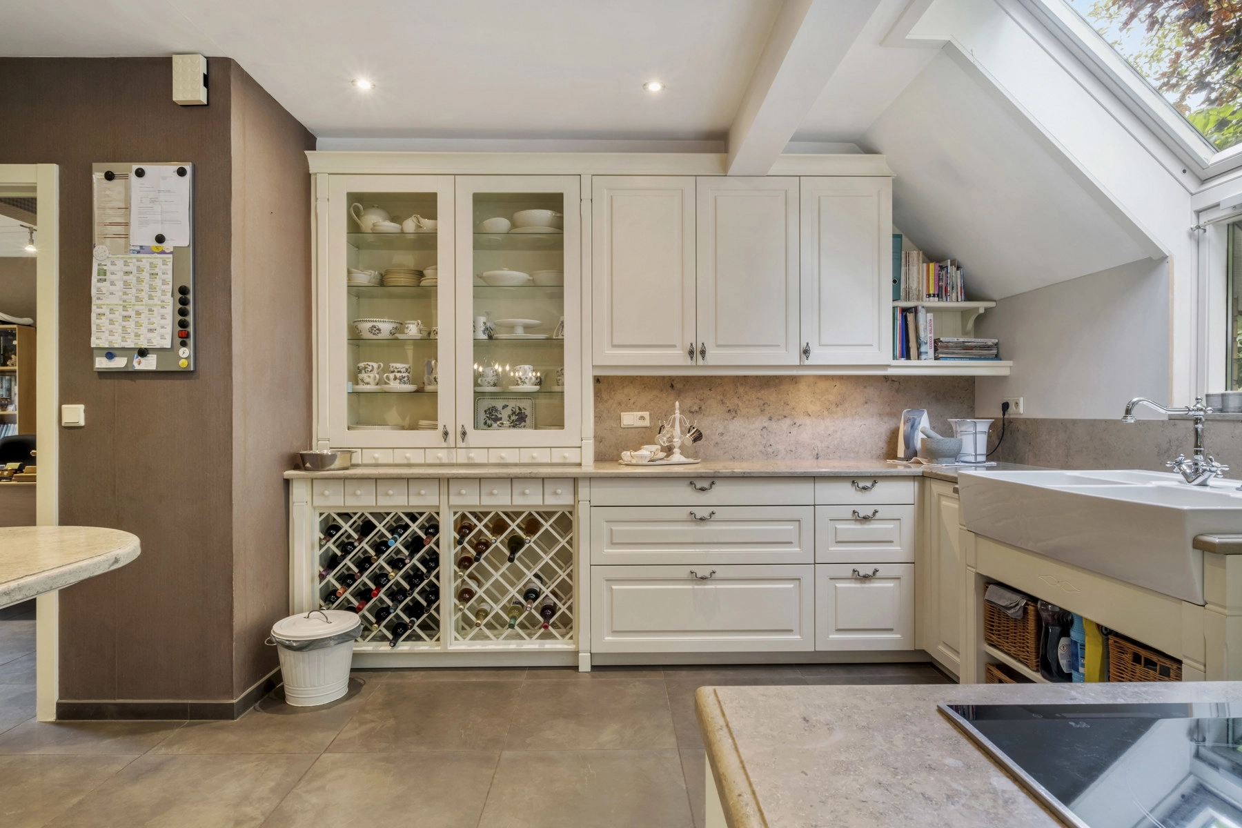 01d81d5ea39740bbb9f6f29bab36fe7e photo