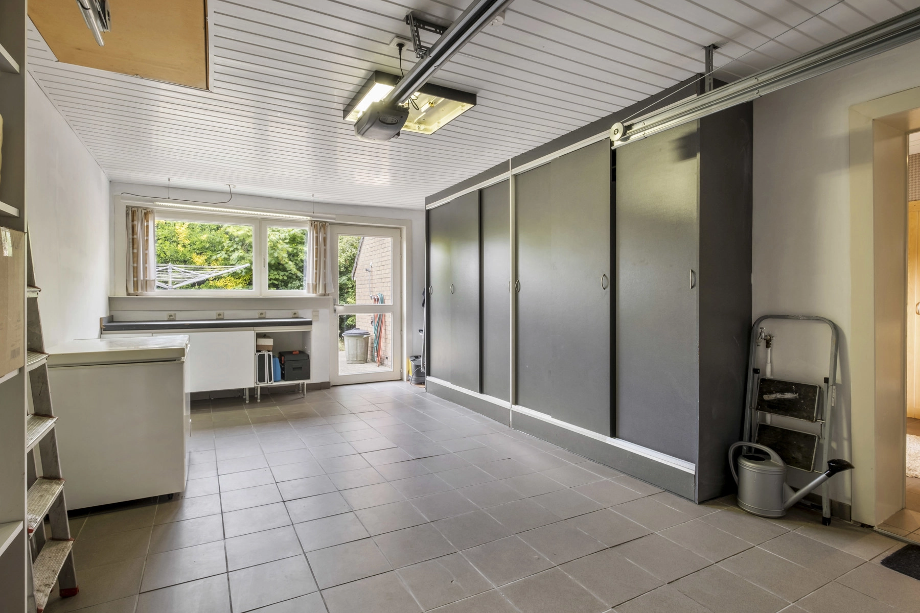 6906e1b77c52492f87b58ab9b6a71ec4 photo