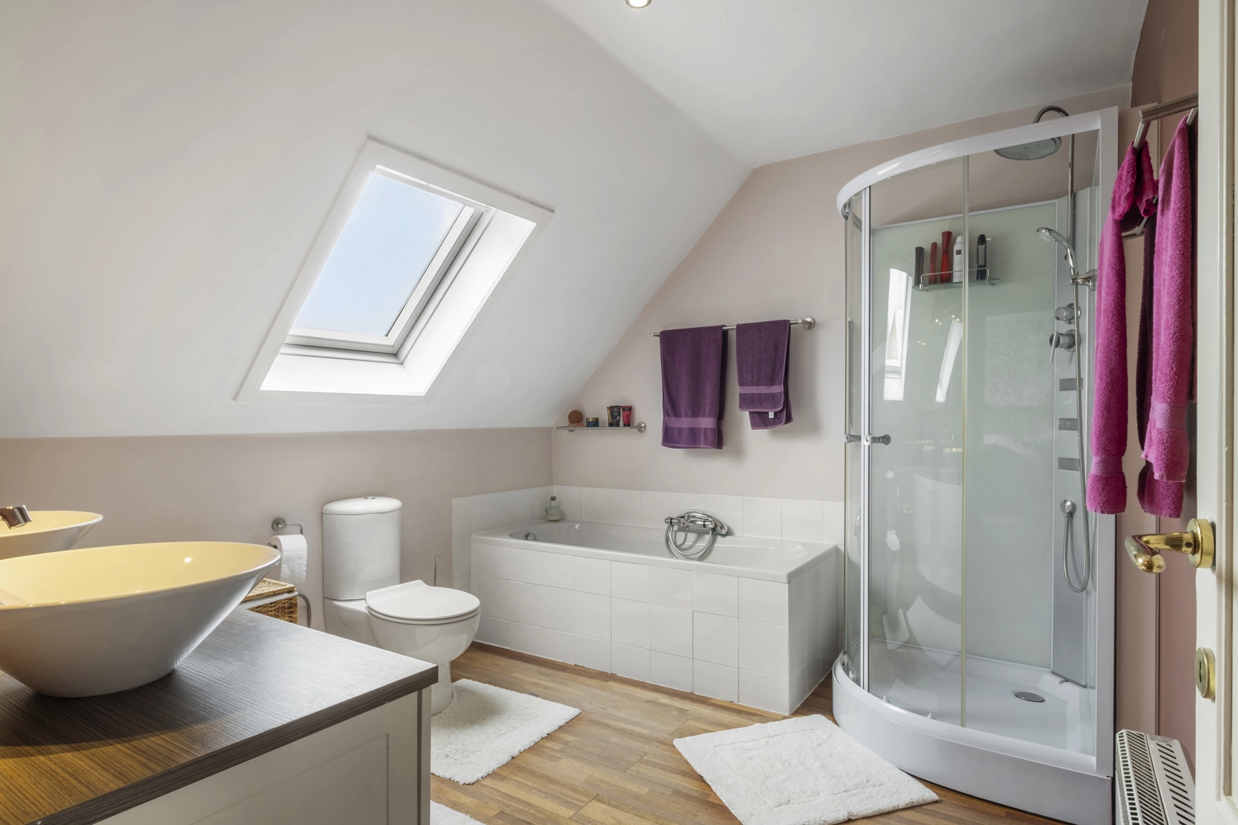 94260de3a6014d41b246f6e125efb3f5 photo