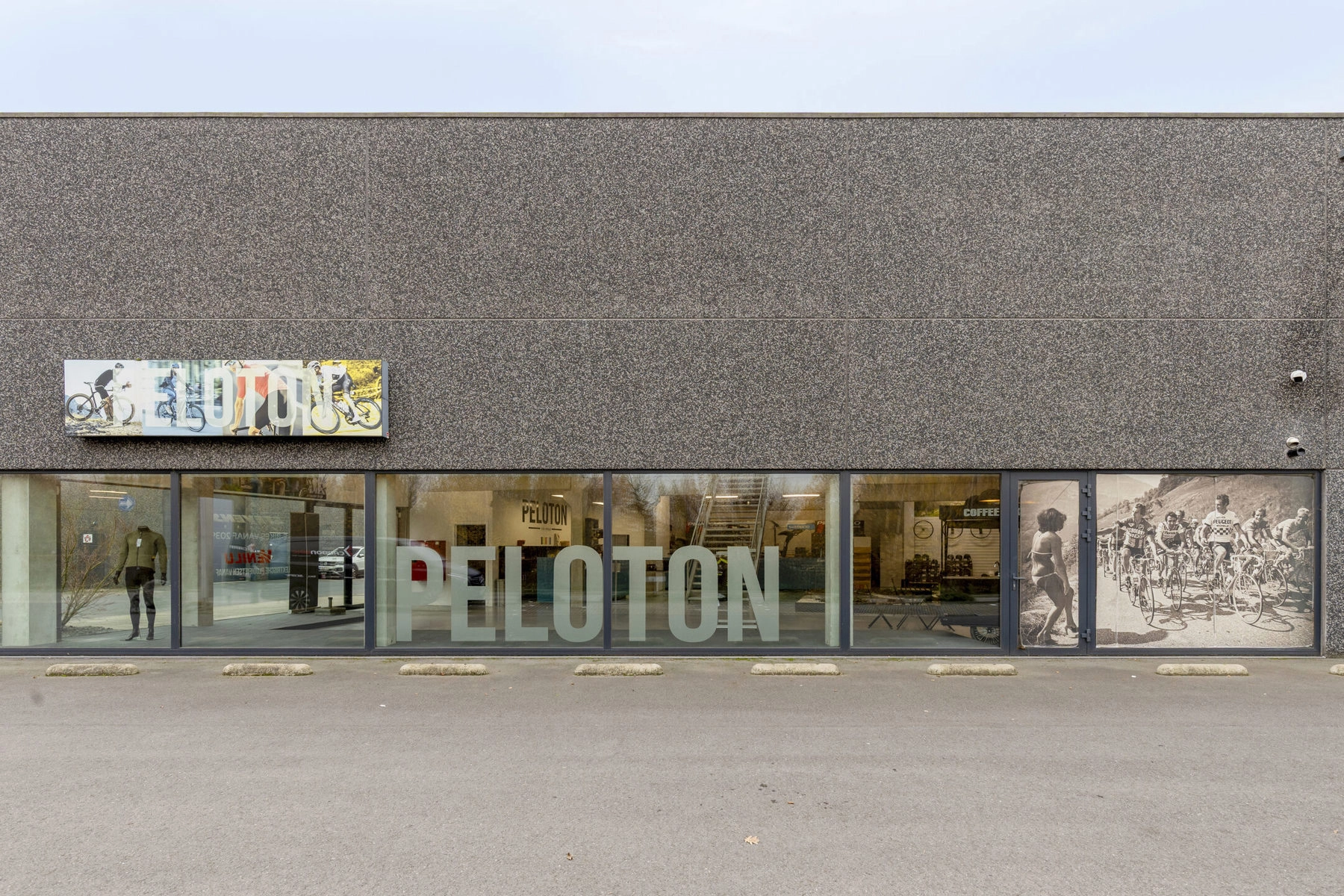 abf157e5c2524be4a2bdd0e4bff4a381 photo