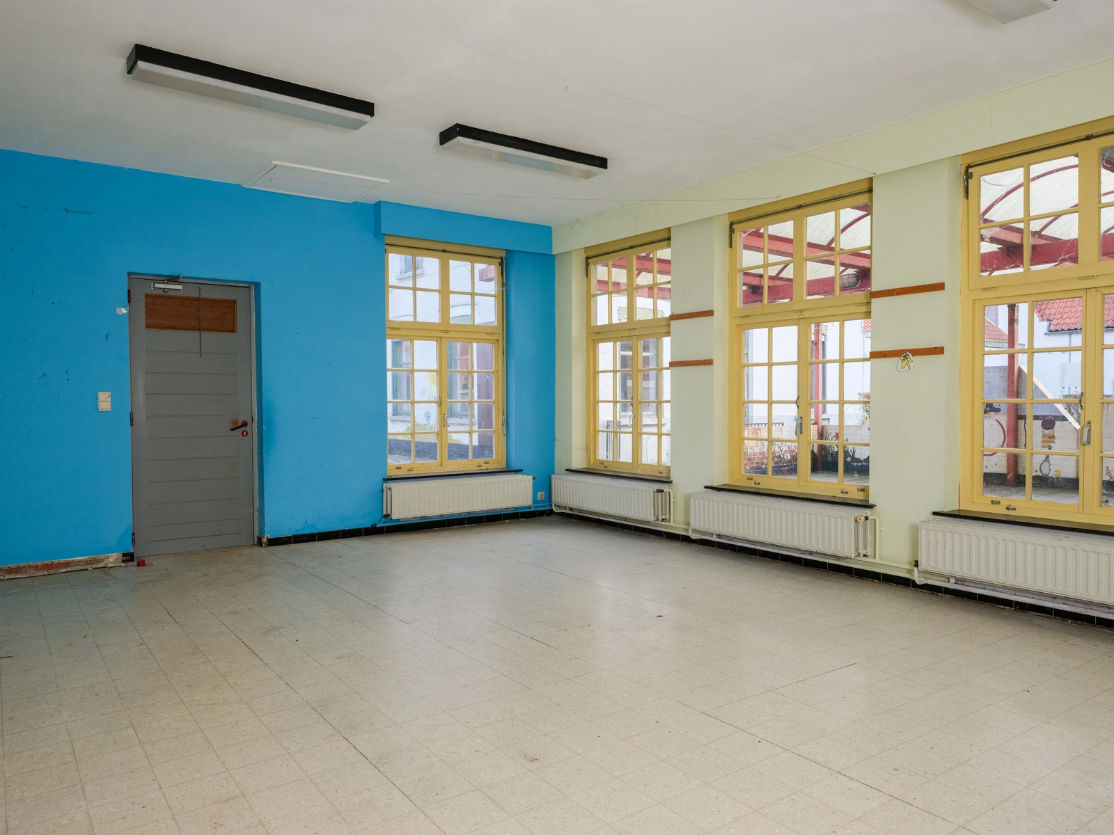 ba30ecaabc3a45248bed57a4d5941d01 photo