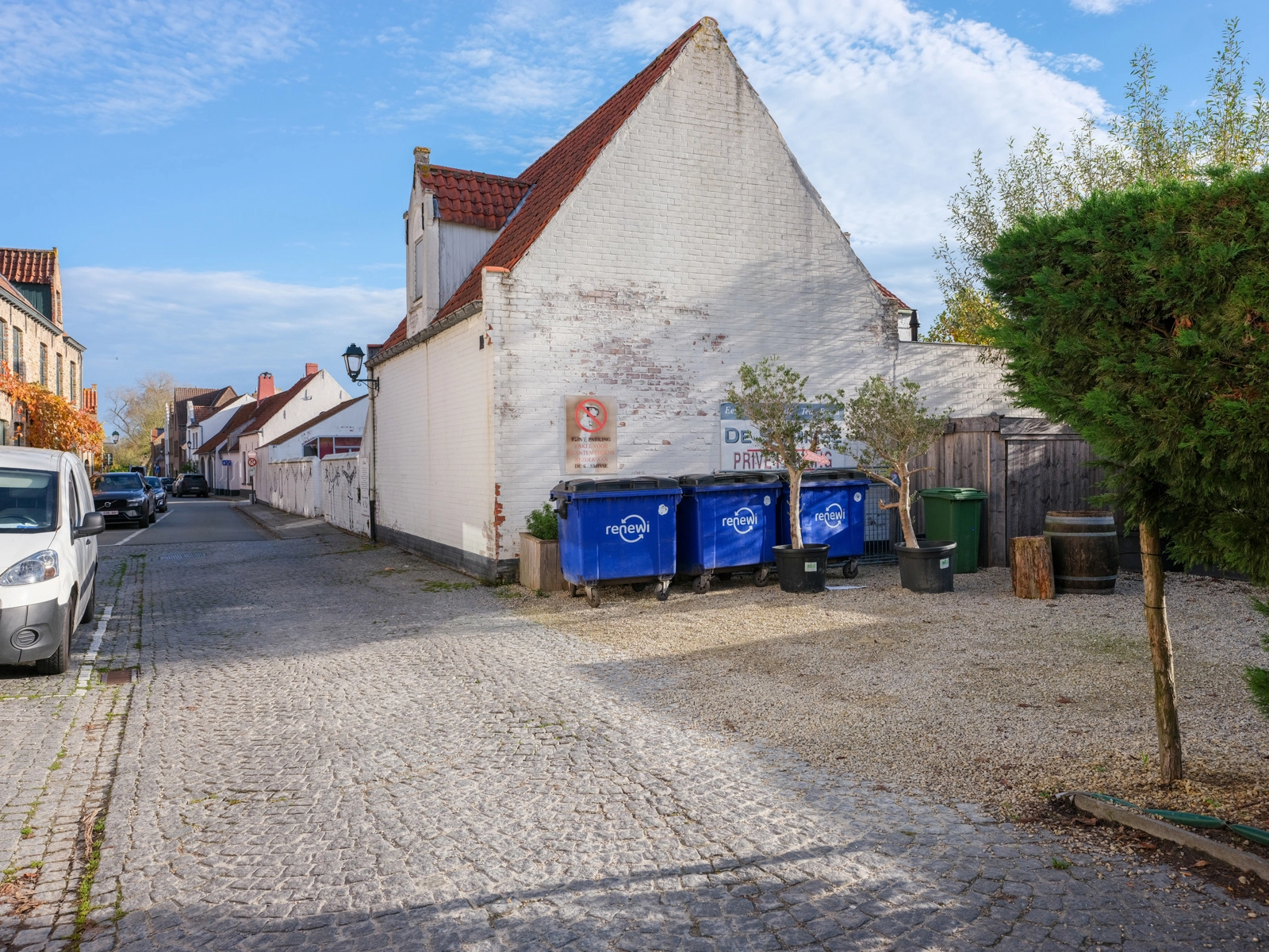 f17d4fe3164f452b85f7b8f09bff4dba photo