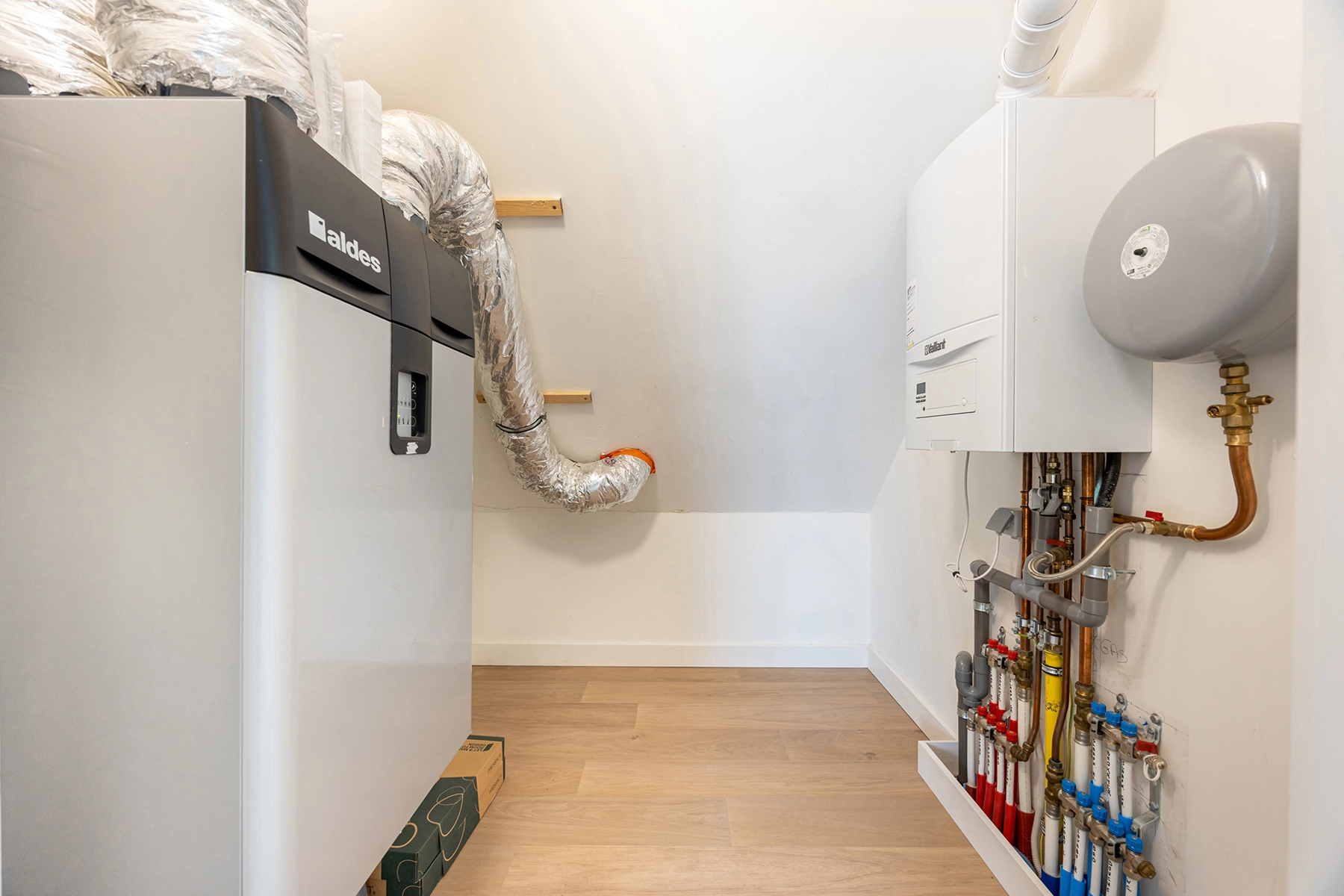 737b6a8c9677434f94235eaee256e16c photo