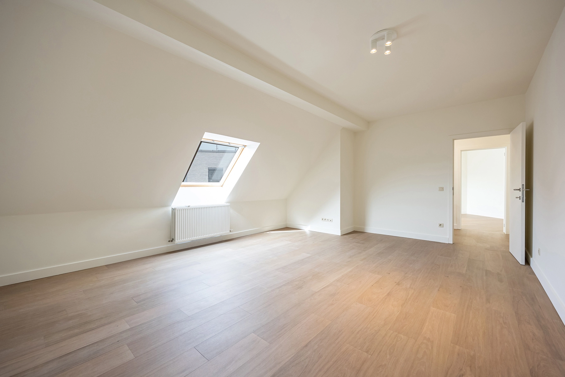 76347789c9474653a735b634373f0fbc photo