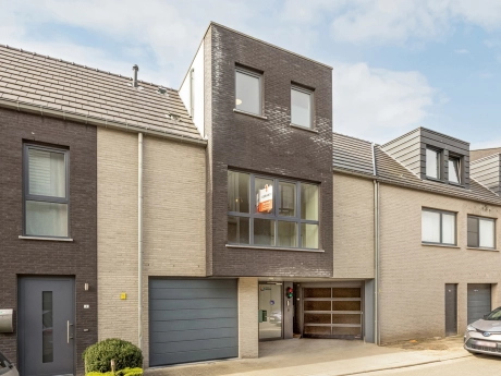 8f5f9ae310d94d16ae982570caf4f108 thumbnail