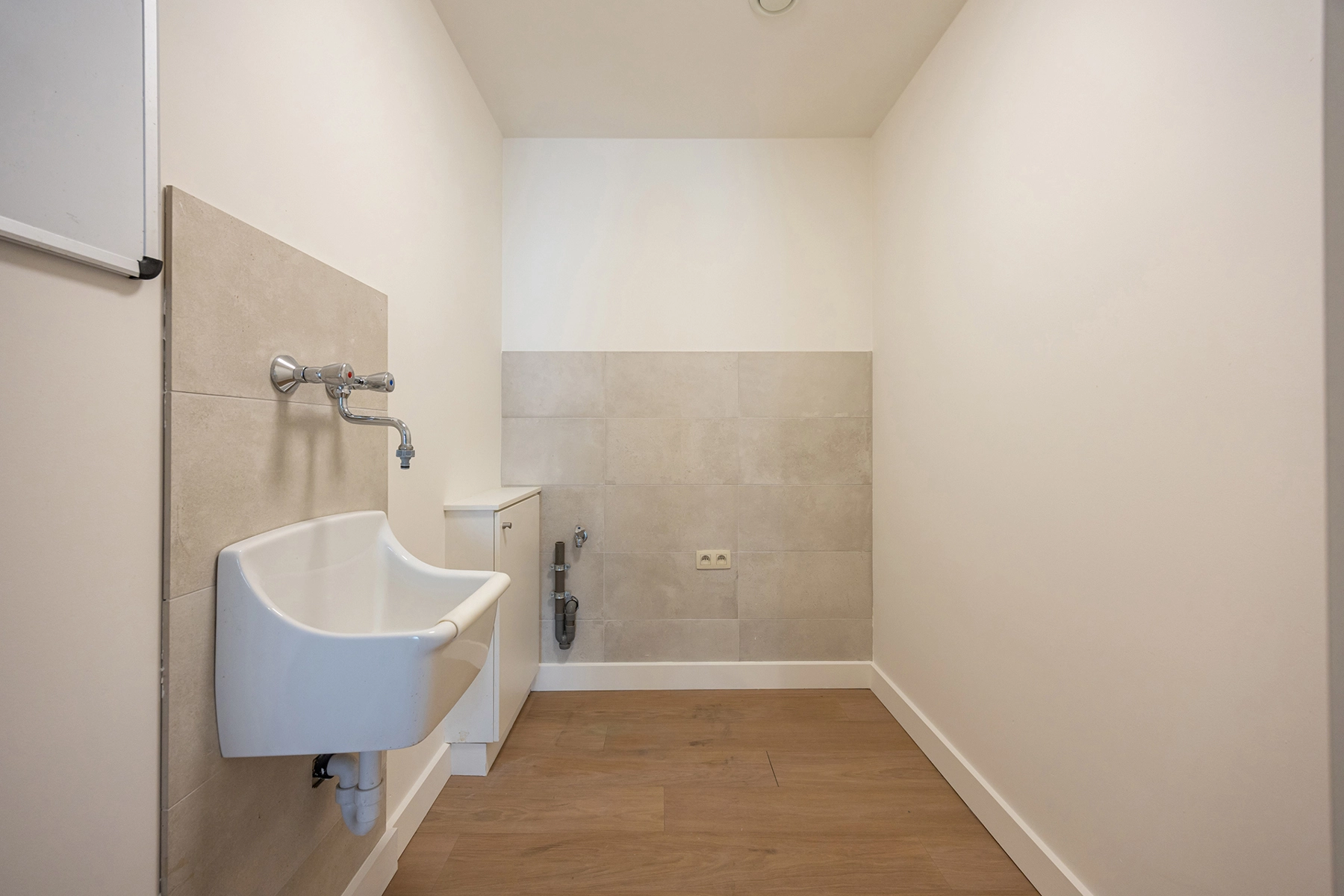 906cd1a0dd2548ef8bcdddab9d5ccc4e photo