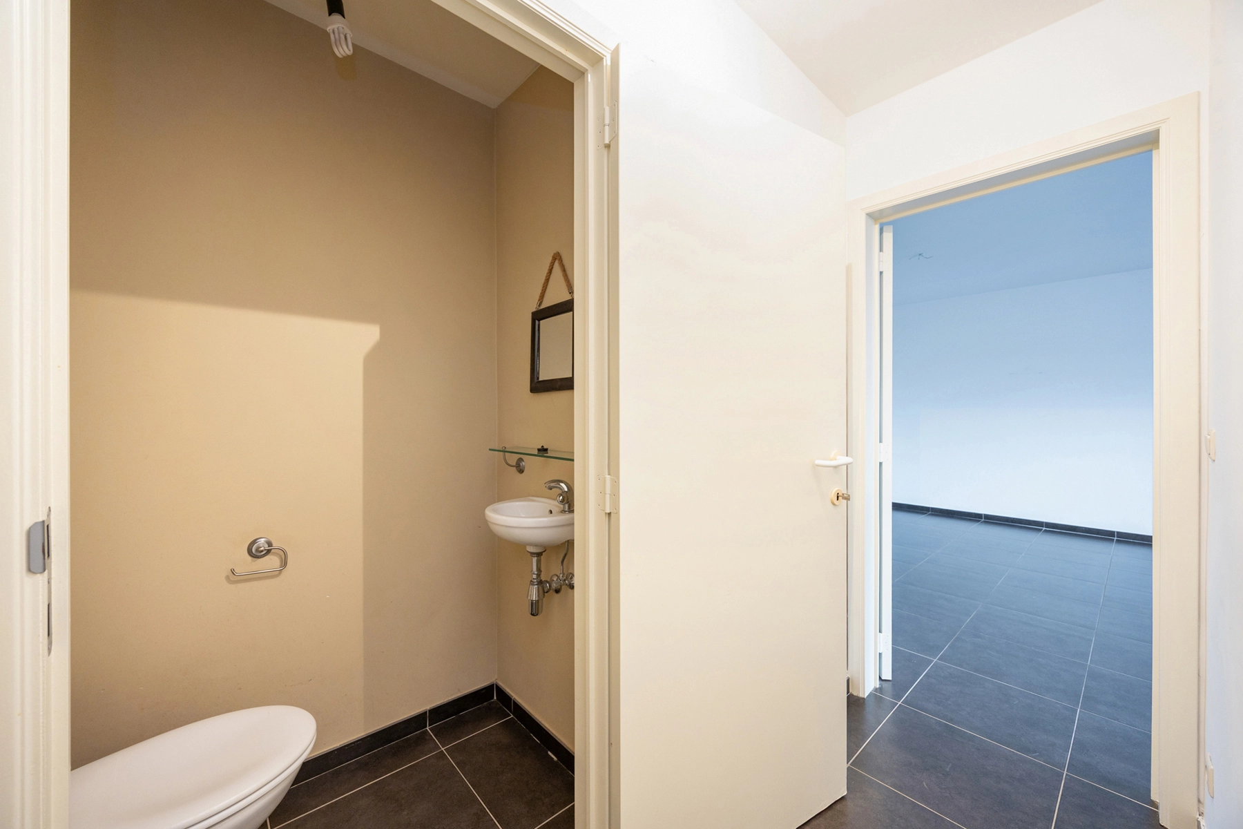 13d7dc6fec1849dc8bccd3ee9af768c9 photo