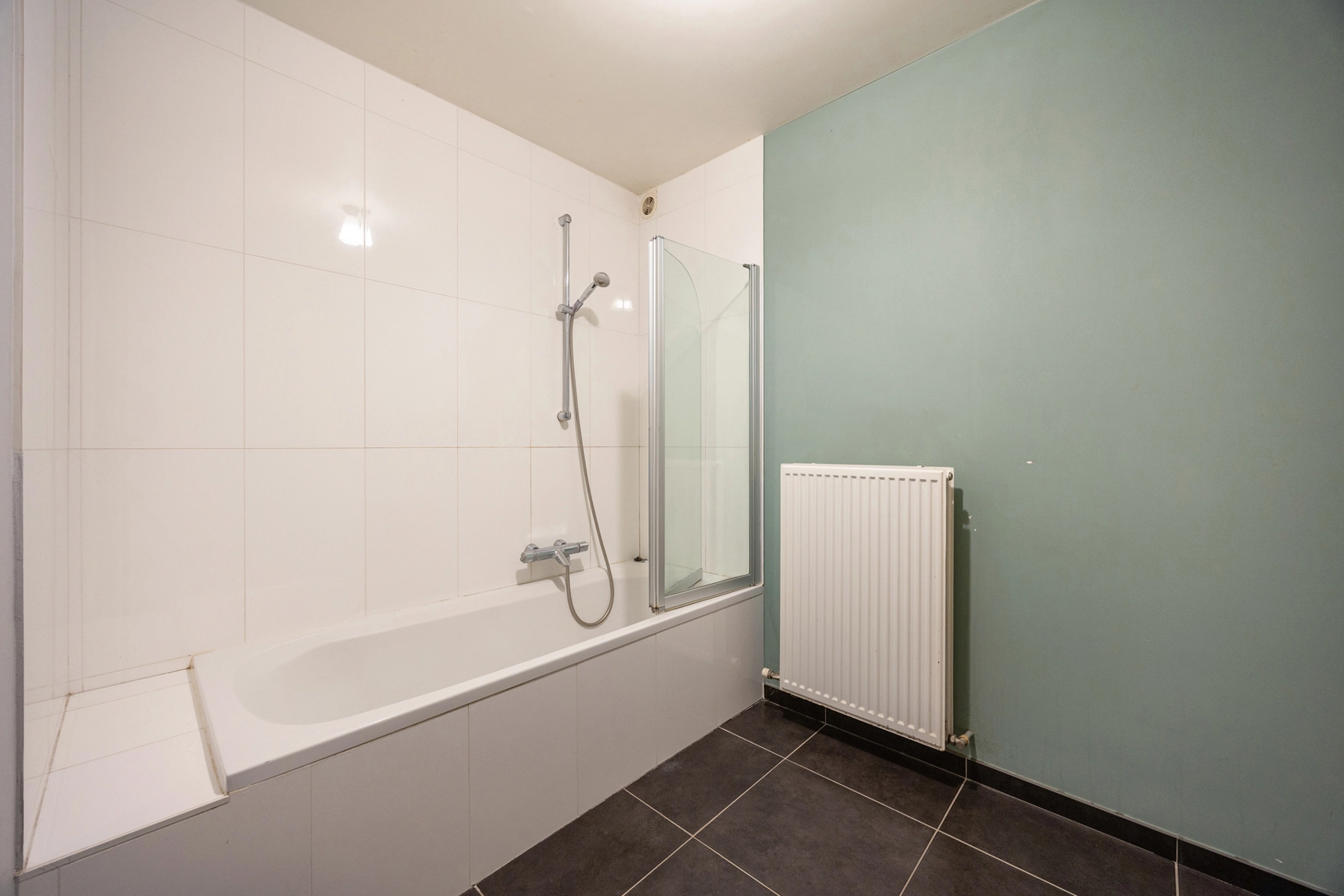 21d26a0dce684b68b7913056850358c9 photo