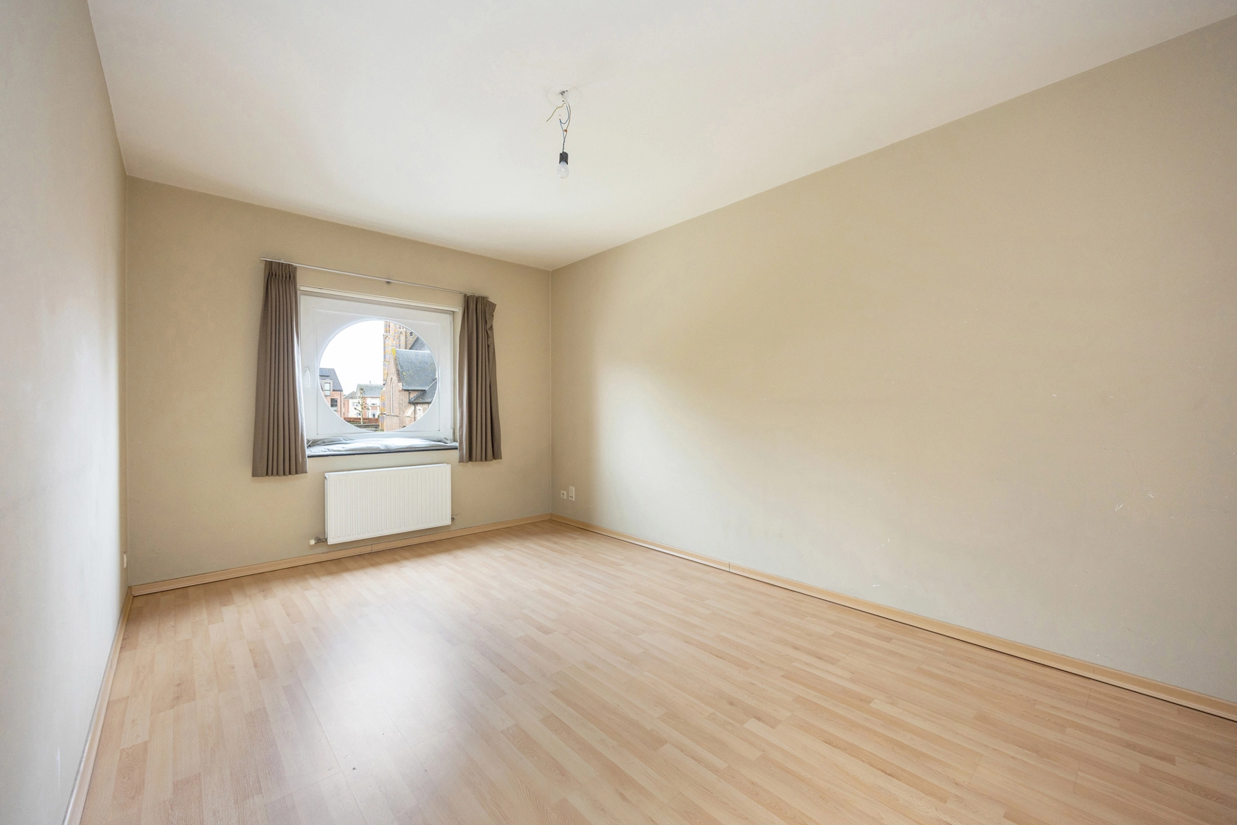 61b932c3cf7d4845a33fa4acae1d472e photo