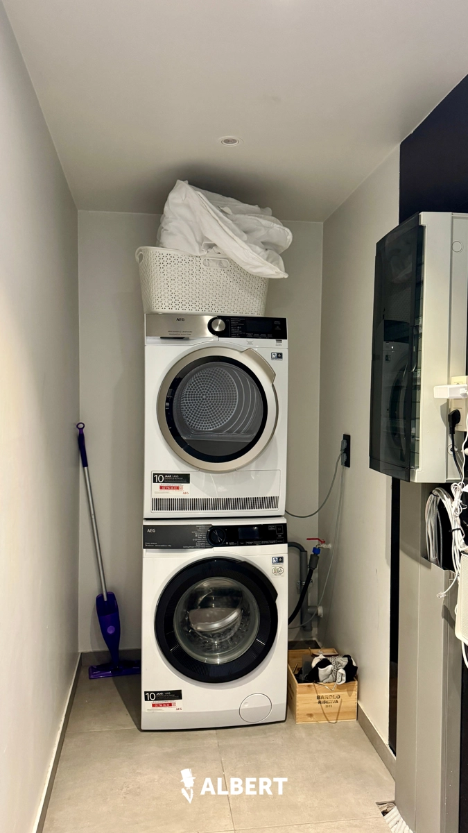 704caba8fe2348598578a708e3e0faa1 photo