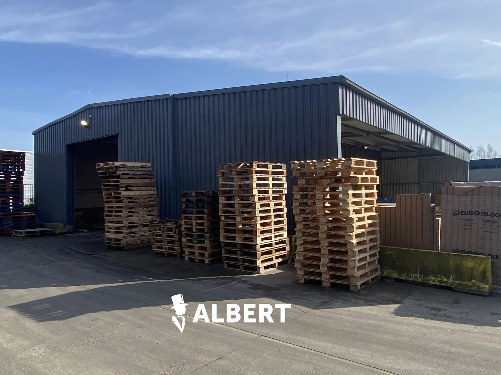 bcebd14d43ab4482838ce5d2606bfe63 photo