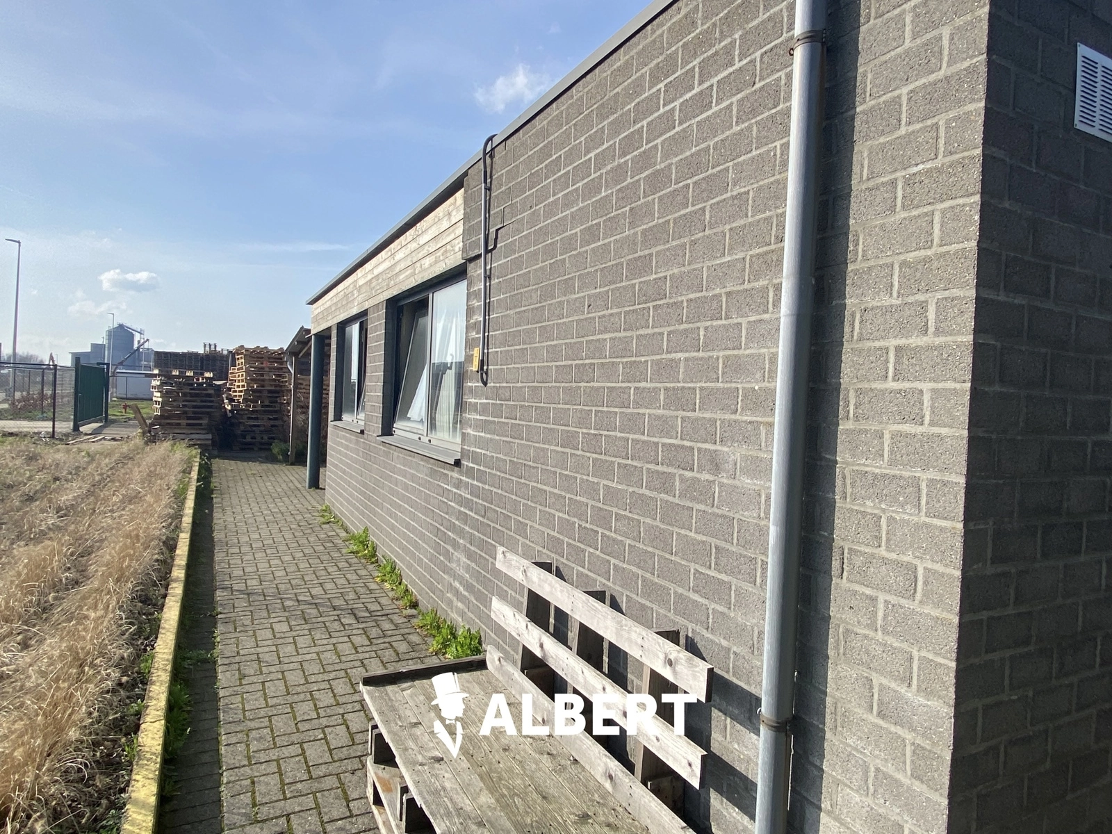 eccb667709344dddab92e11d4dbcc05d photo