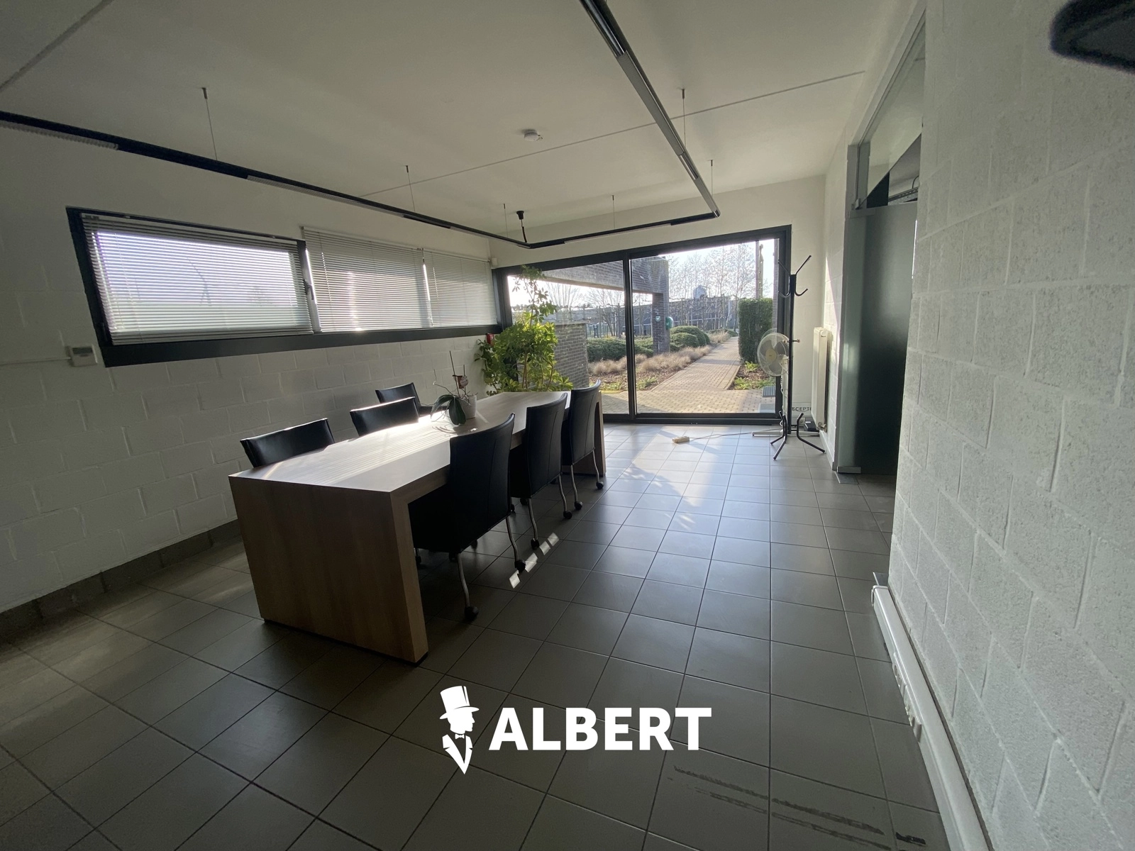 fdc91e54d43f409dafb50c8b4a9a1347 photo