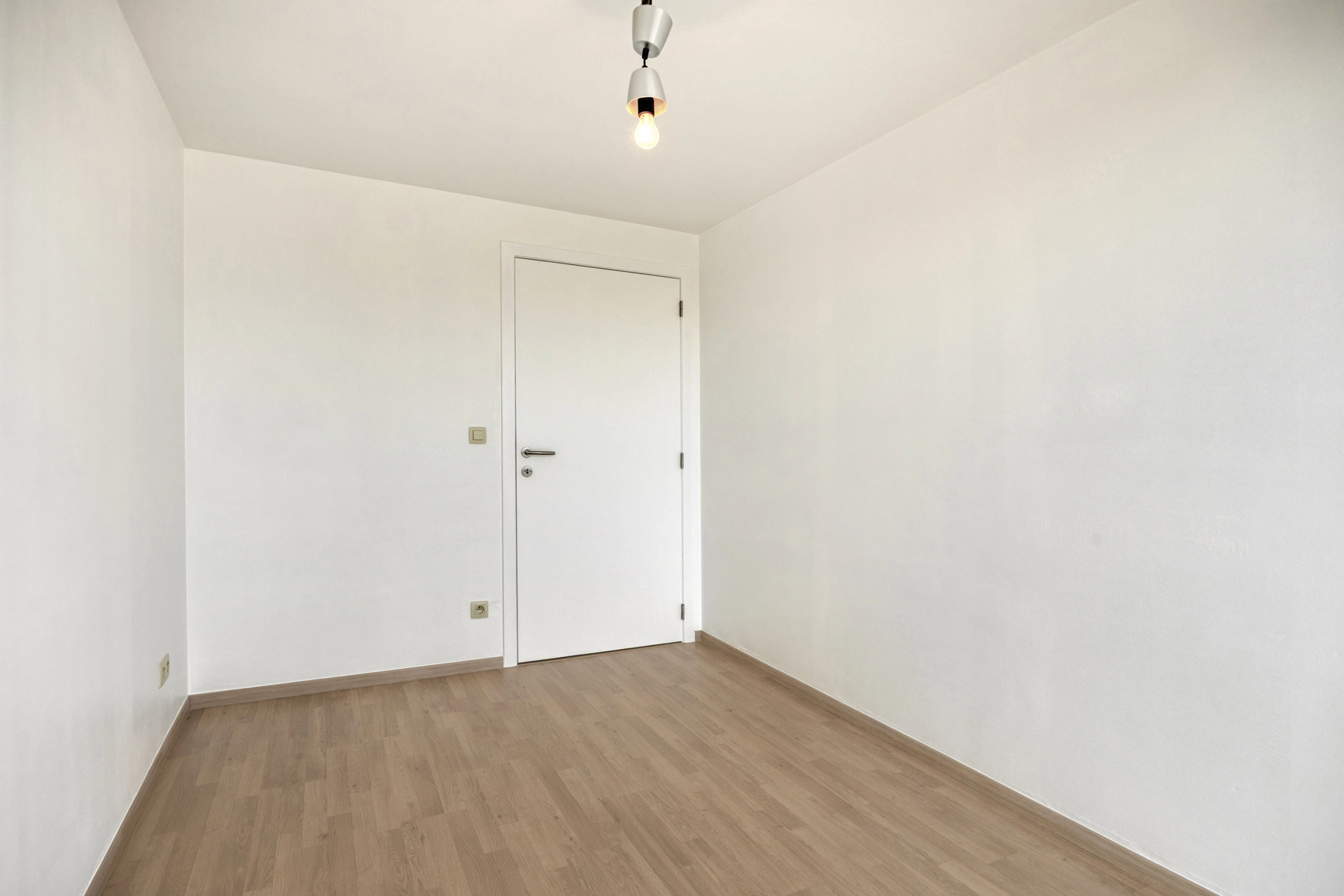 e31a4b1fe36840ec88fc203a56bfd957 photo