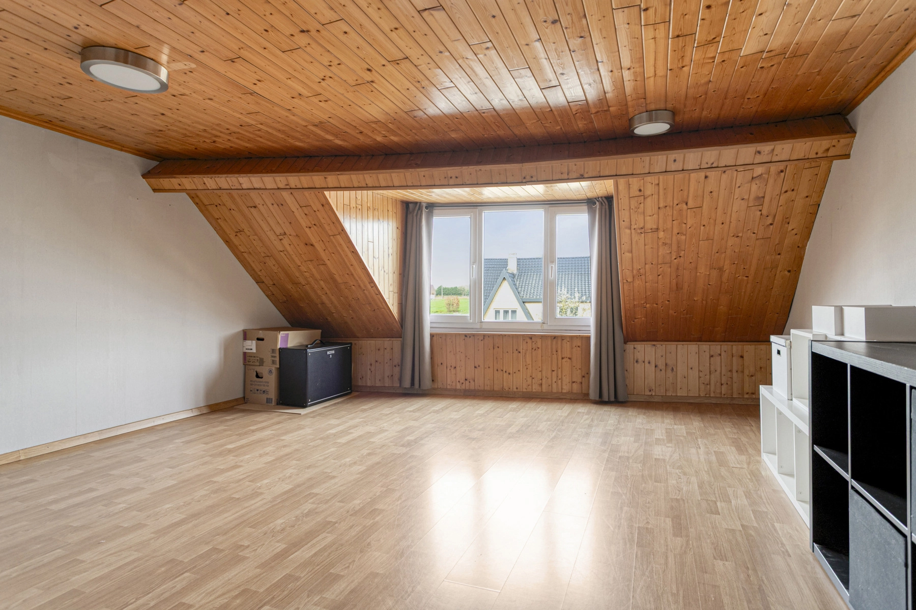 081954e1a4664163b795992495ca7c8b photo