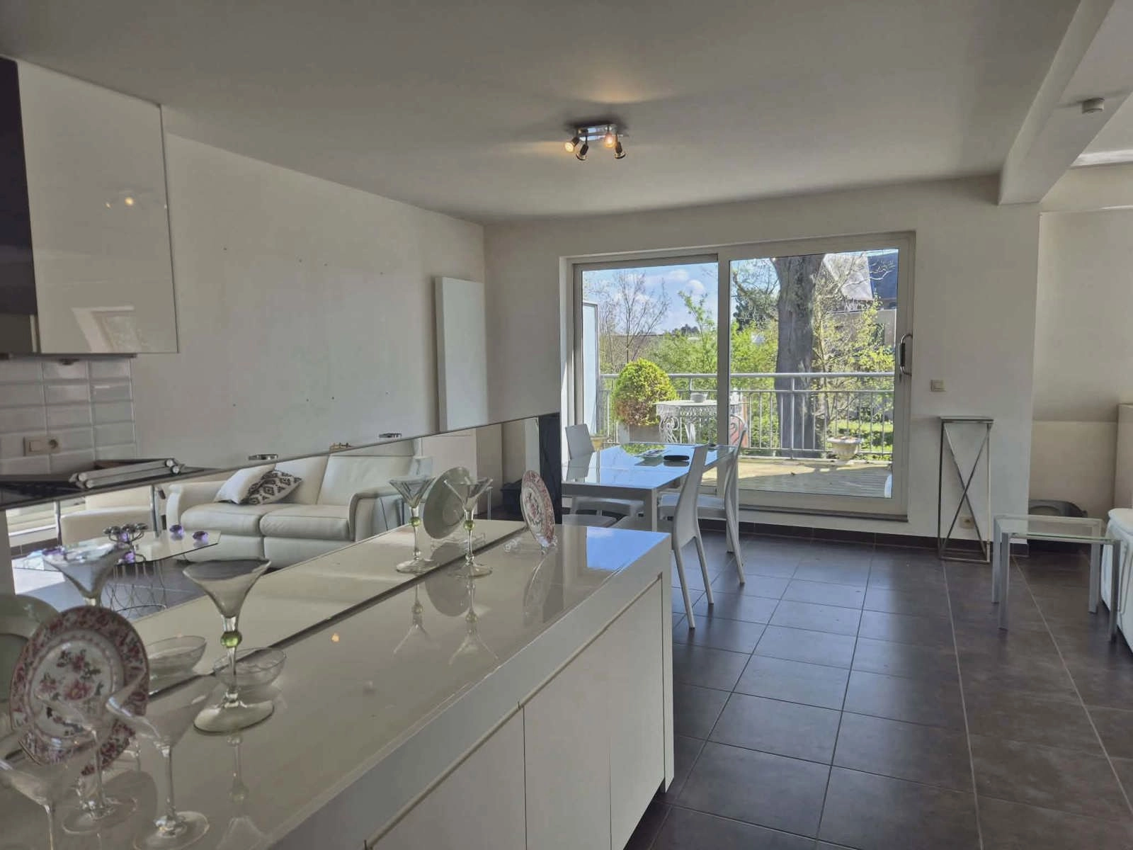 90703fd33e6f40c4af1f42d7f729f3e6 photo