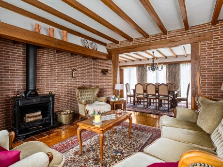 f9db85bb4ce2490e8b8c49970cb8434b thumbnail