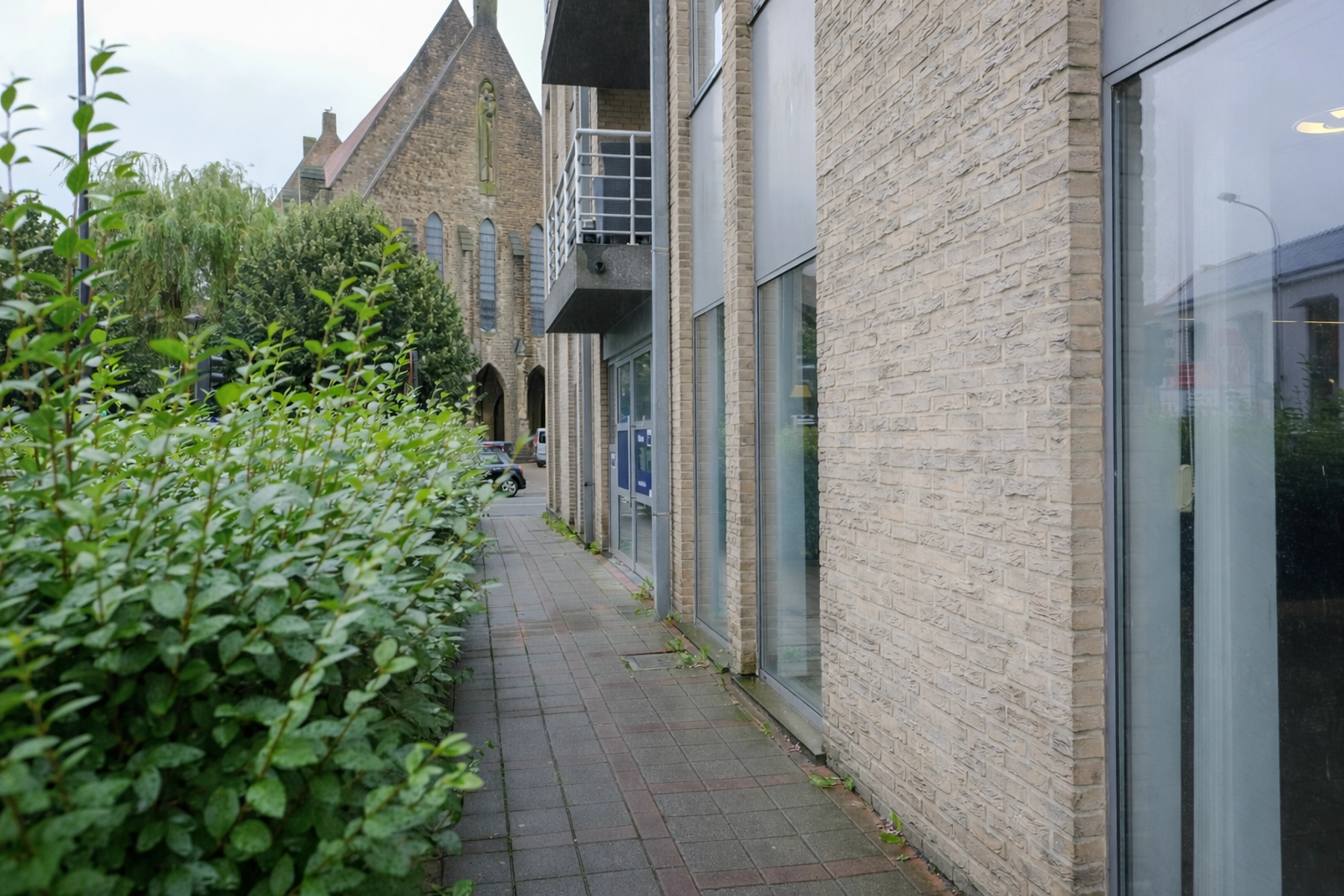 2481b1bf41c84477aa2094d97852990b photo